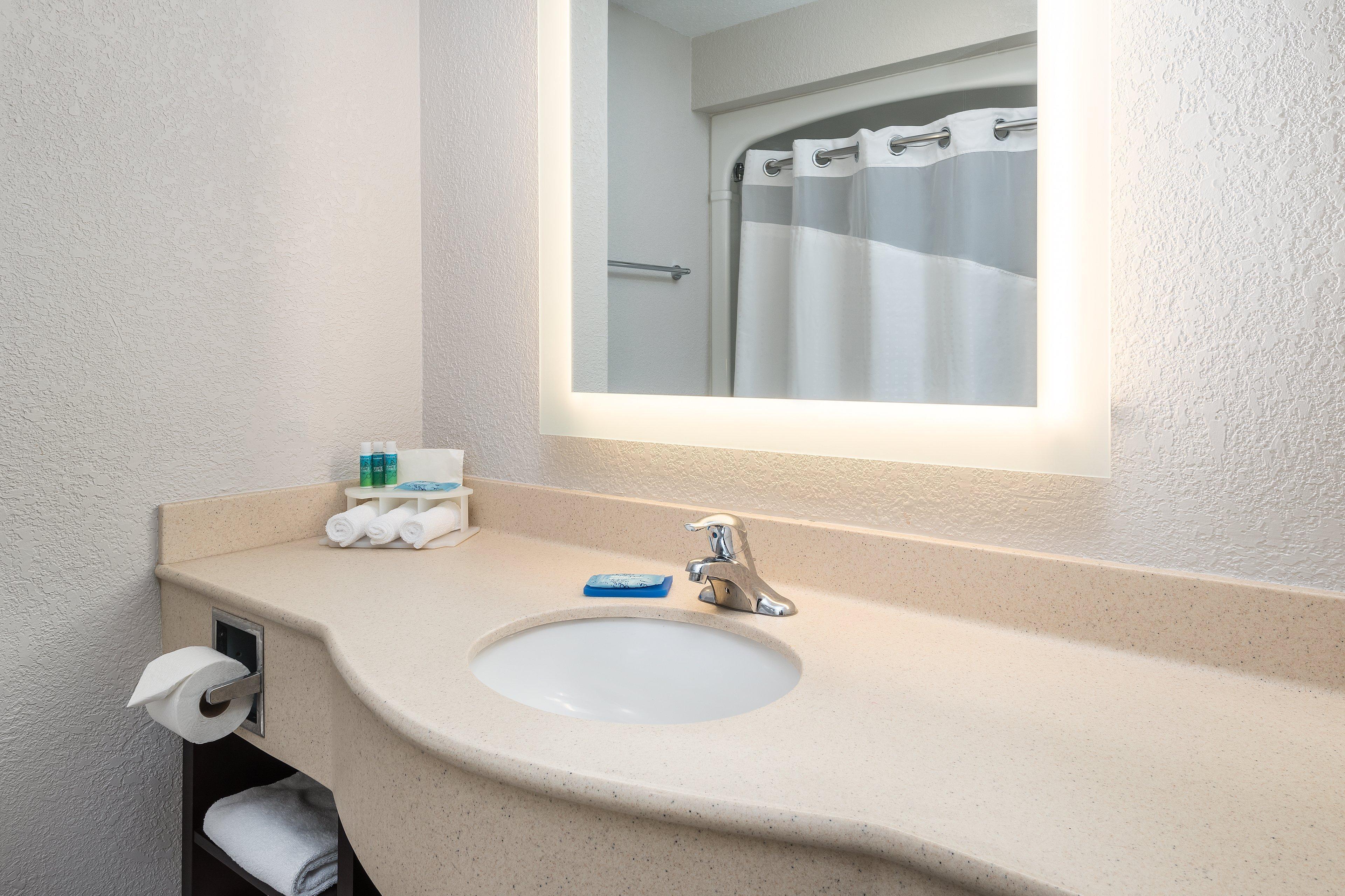 Holiday Inn Express Hotel & Suites 1000 Islands - Gananoque By Ihg Zewnętrze zdjęcie