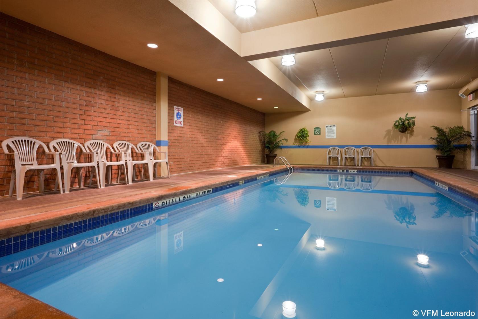 Holiday Inn Express Hotel & Suites 1000 Islands - Gananoque By Ihg Zewnętrze zdjęcie