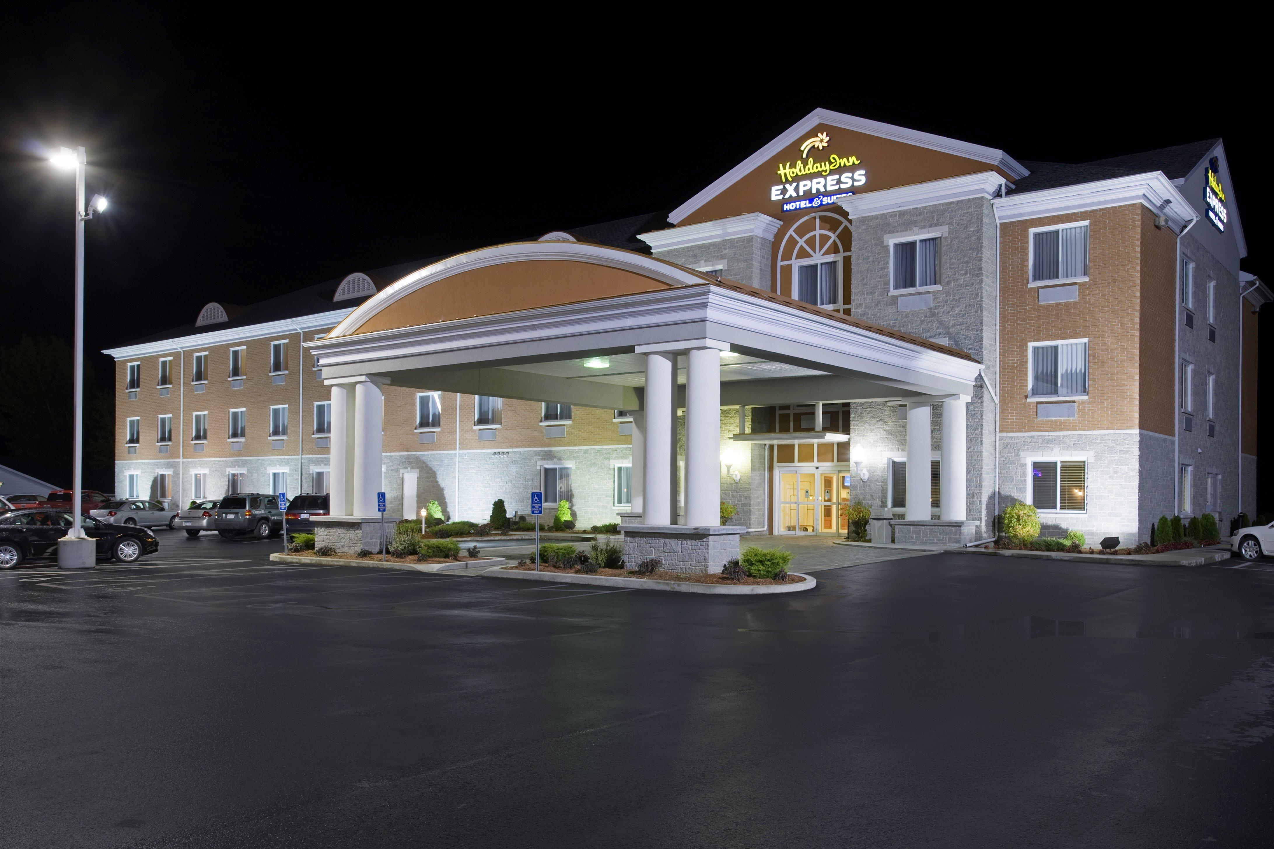 Holiday Inn Express Hotel & Suites 1000 Islands - Gananoque By Ihg Zewnętrze zdjęcie