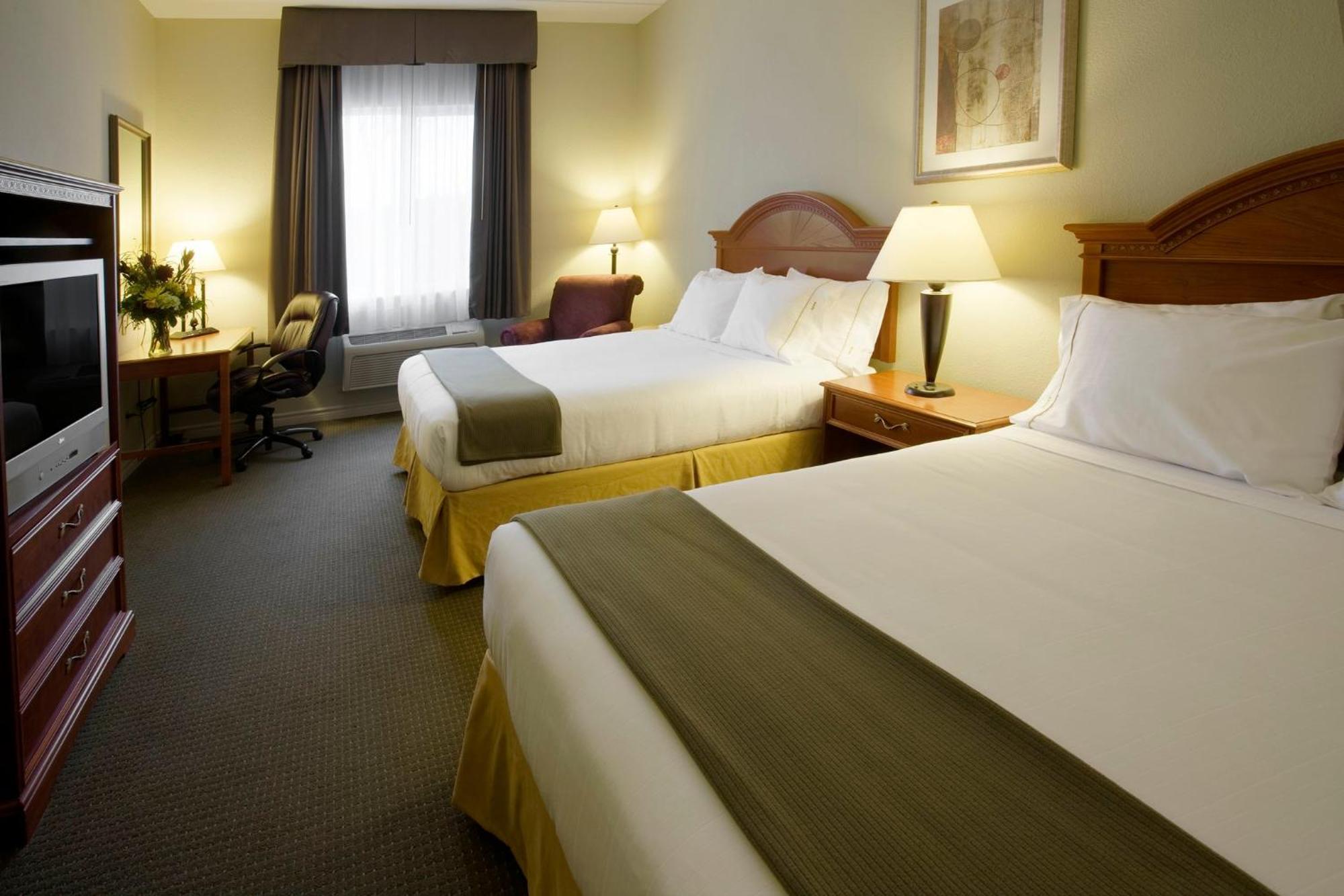 Holiday Inn Express Hotel & Suites 1000 Islands - Gananoque By Ihg Zewnętrze zdjęcie