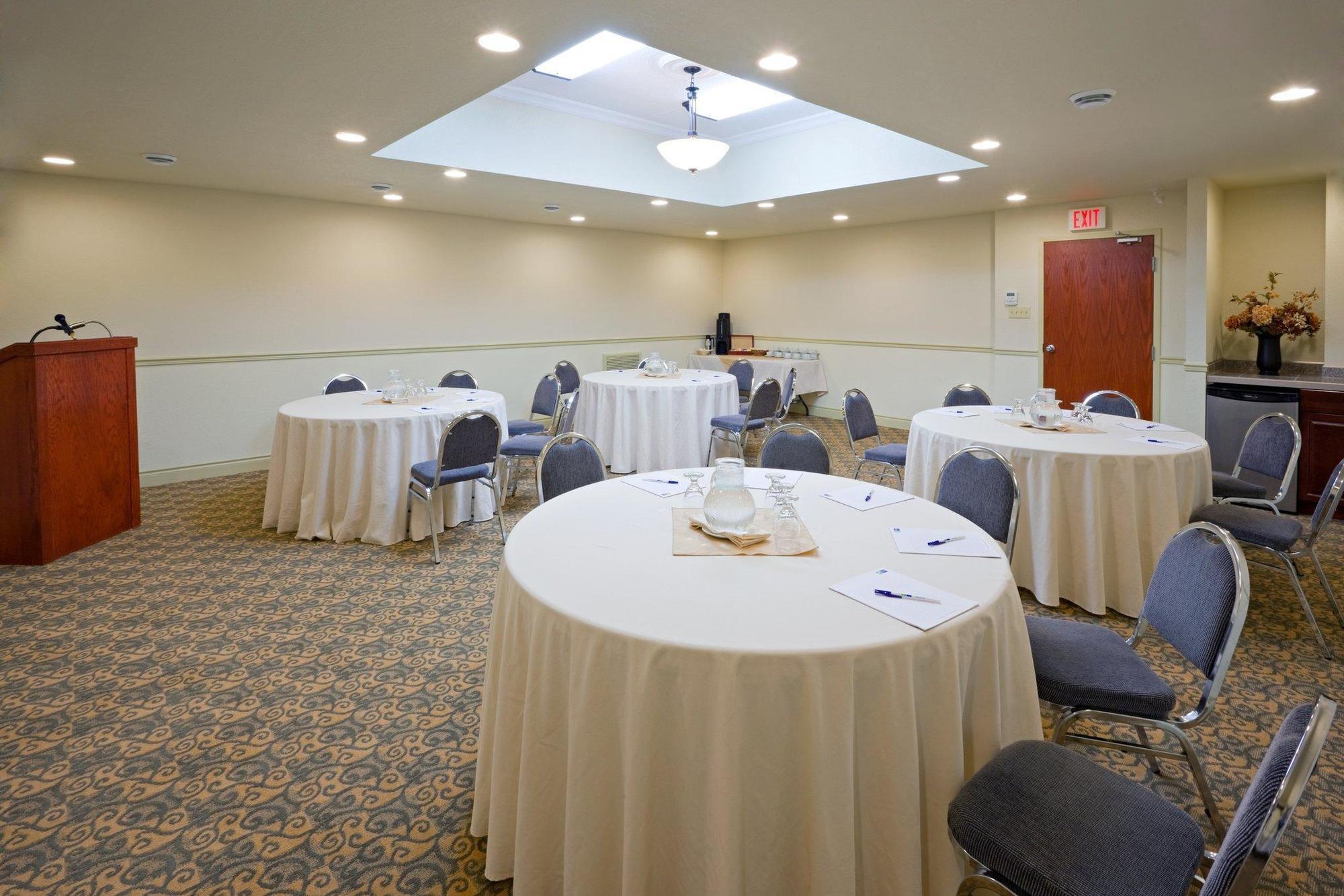 Holiday Inn Express Hotel & Suites 1000 Islands - Gananoque By Ihg Zewnętrze zdjęcie