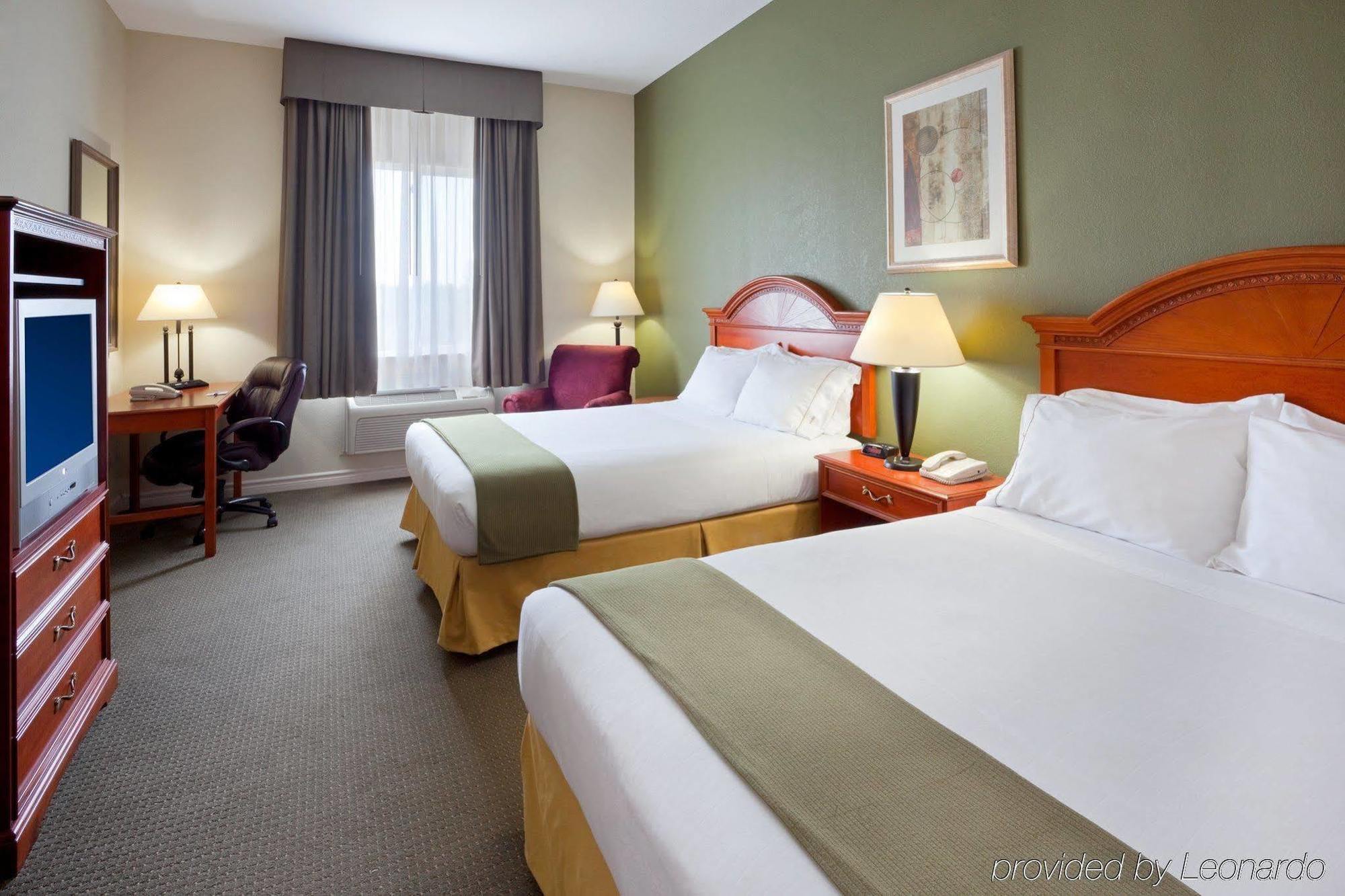 Holiday Inn Express Hotel & Suites 1000 Islands - Gananoque By Ihg Zewnętrze zdjęcie