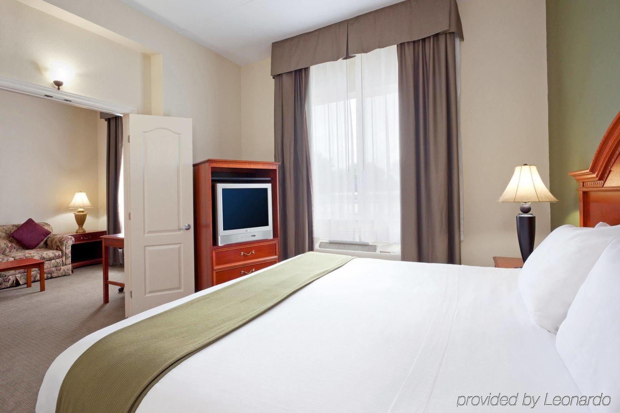 Holiday Inn Express Hotel & Suites 1000 Islands - Gananoque By Ihg Zewnętrze zdjęcie